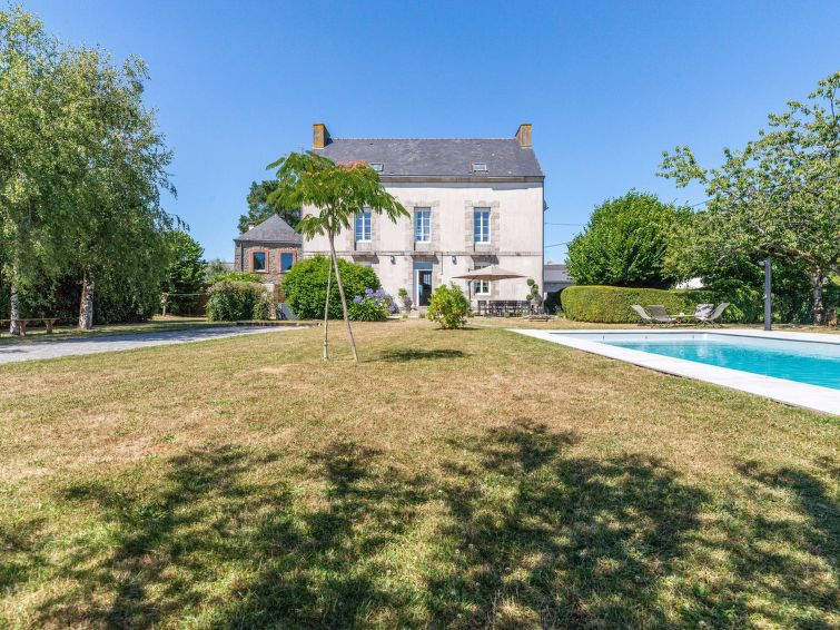 Search and Stay destination Caden, Bretagne - France from AU$ 589. La Maison des Frères (villa + annexe)