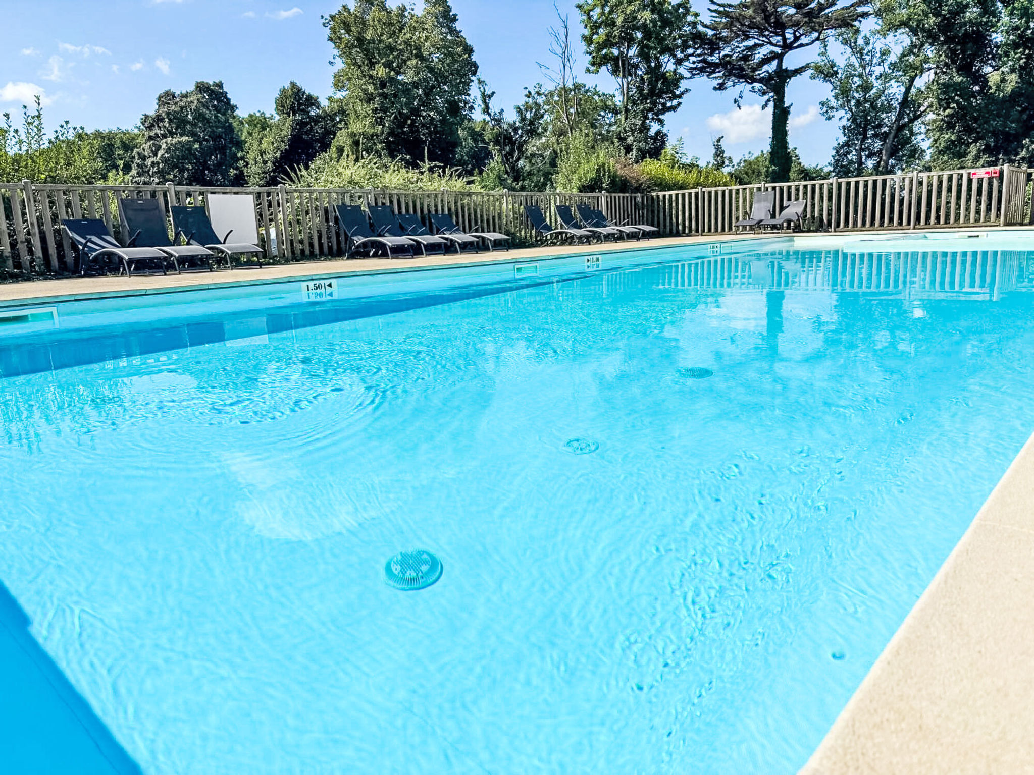 La Tour Bourgerel avec piscine-Area