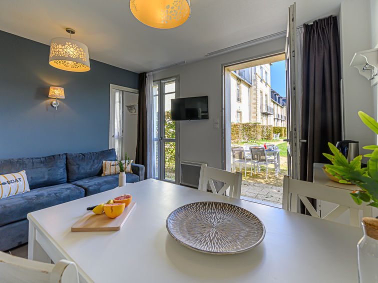 Search and Stay, undefined in undefined. Gallery position 4