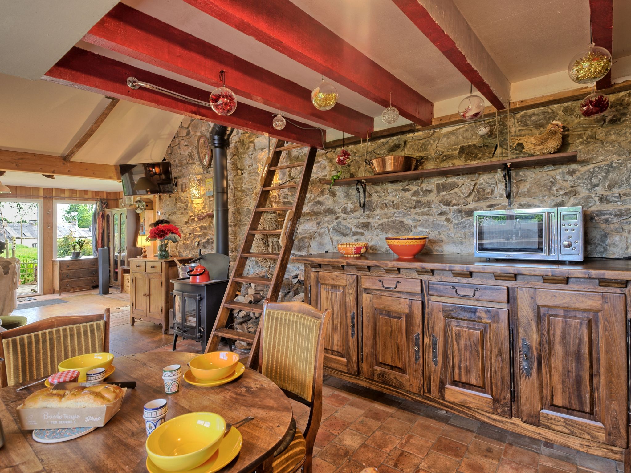 Kitchen / Dining Room