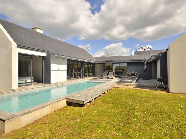 Search and Stay destination Arzon, Bretagne - France from AU$ 399. Villa Noalou (RHU353)