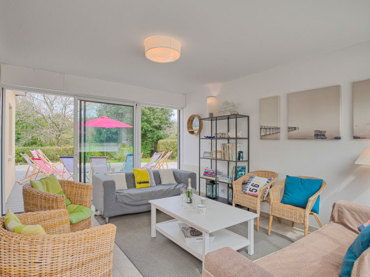 Search and Stay destination Arzon, Bretagne - France from AU$ 219. La Pointe de Kerners