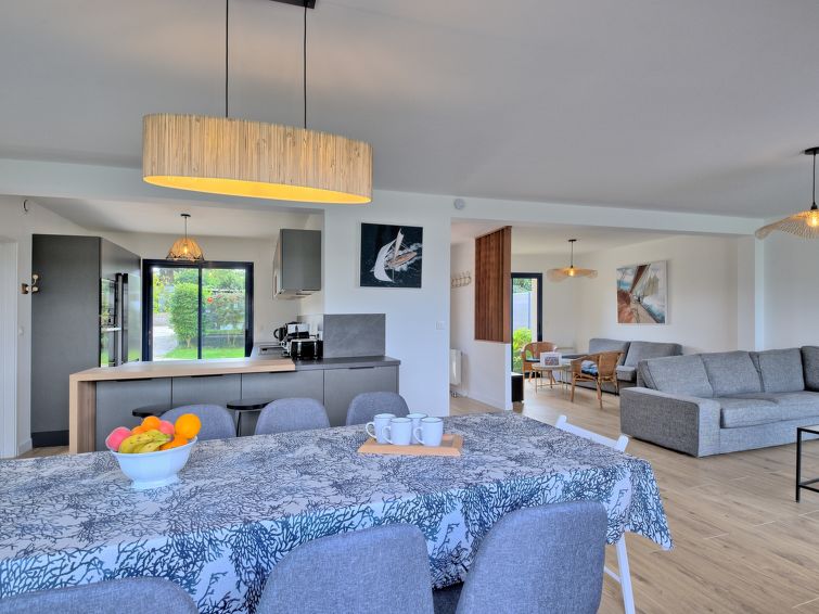 Search and Stay destination Arzon, Bretagne - France from AU$ 387. Maison rénovée avec belle vue Mer