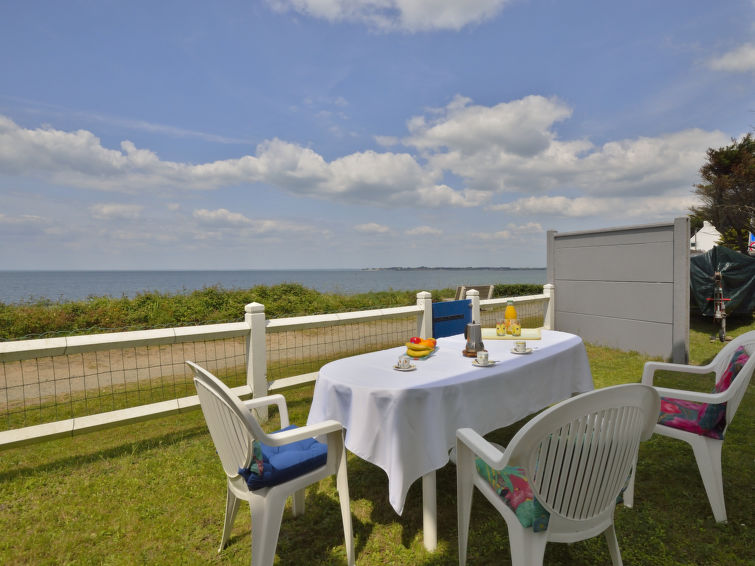 Search and Stay destination Mesquer, Pays de la Loire - France from AU$ 150. Charme de la plage du Moulin