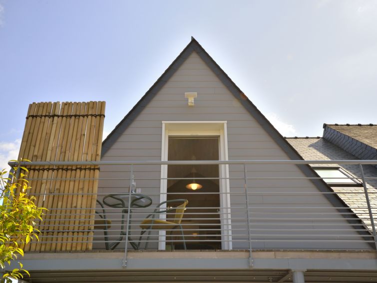 Search and Stay destination Piriac-sur-Mer, Pays de la Loire - France from AU$ 89. Petit grain de café
