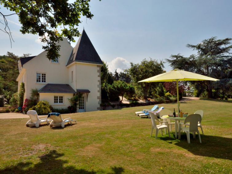 Search and Stay destination Piriac-sur-Mer, Pays de la Loire - France from AU$ 122. Prad Nomad (PIM304)