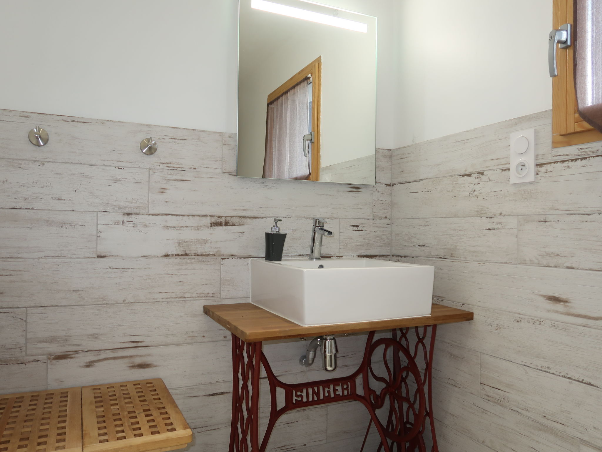 Maison Valhalla, chez Emile – Salle de bains, photo 14 sur 27