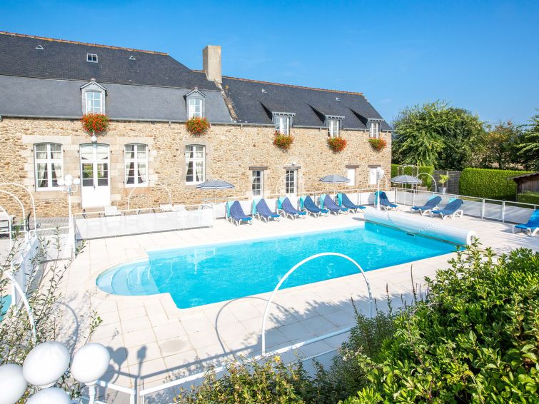 Search and Stay destination Saint-Jouan-des-Guérets, Bretagne - France from AU$ 257. La Malouinière des Longchamps