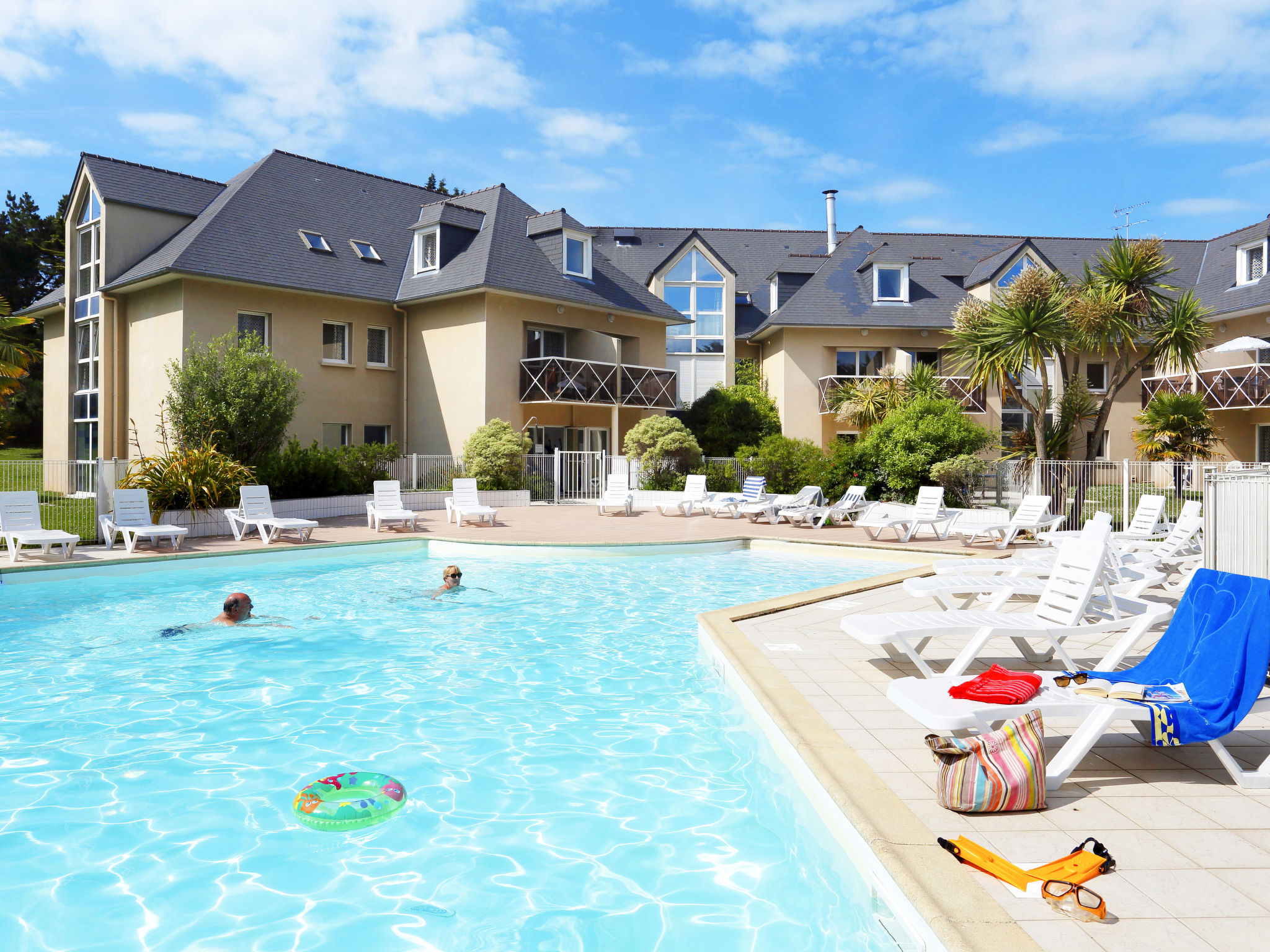 Ker Mael — Pool Outdoor (2 of 26)