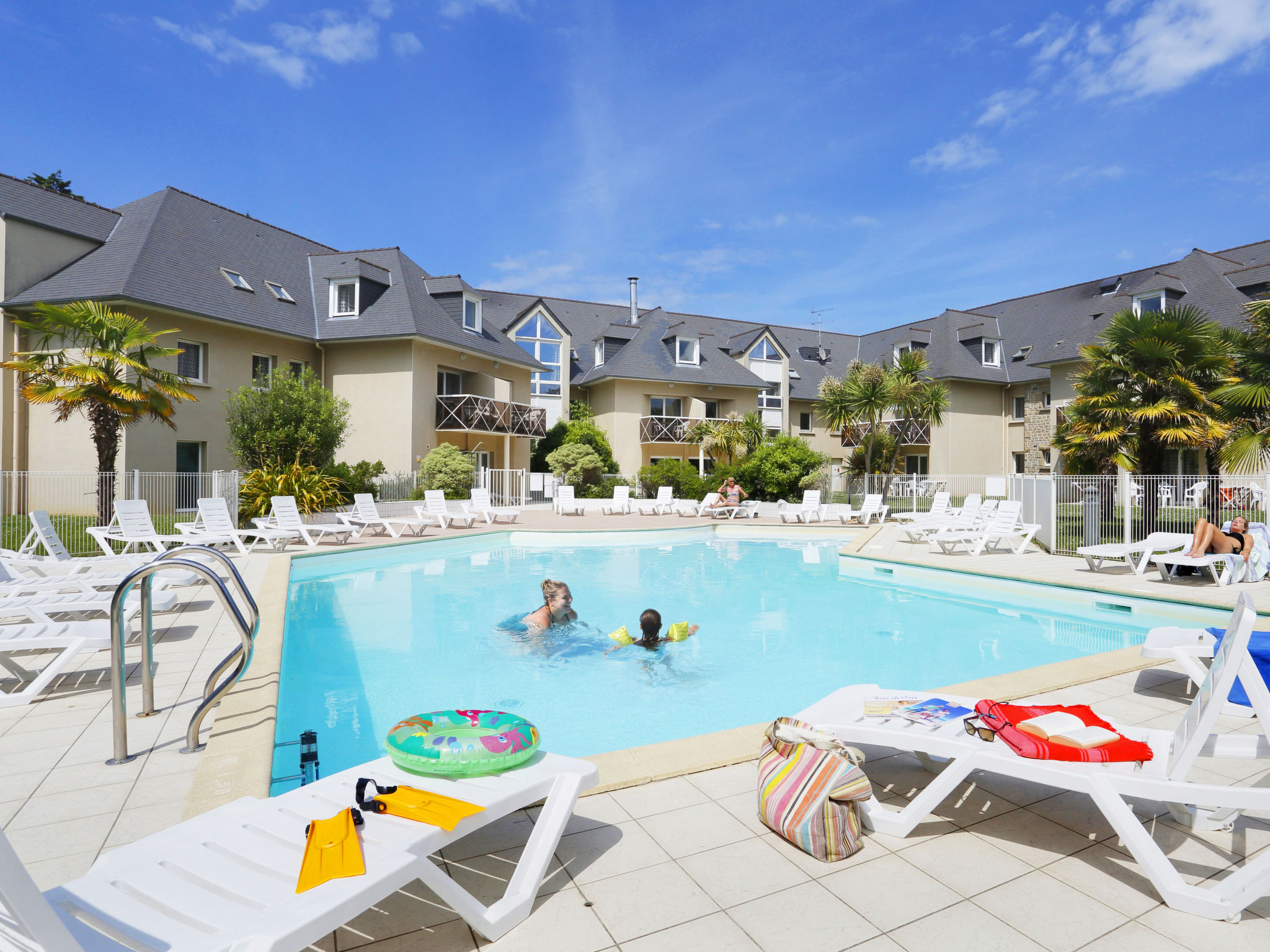 Ker Mael — Pool Outdoor (3 of 26)