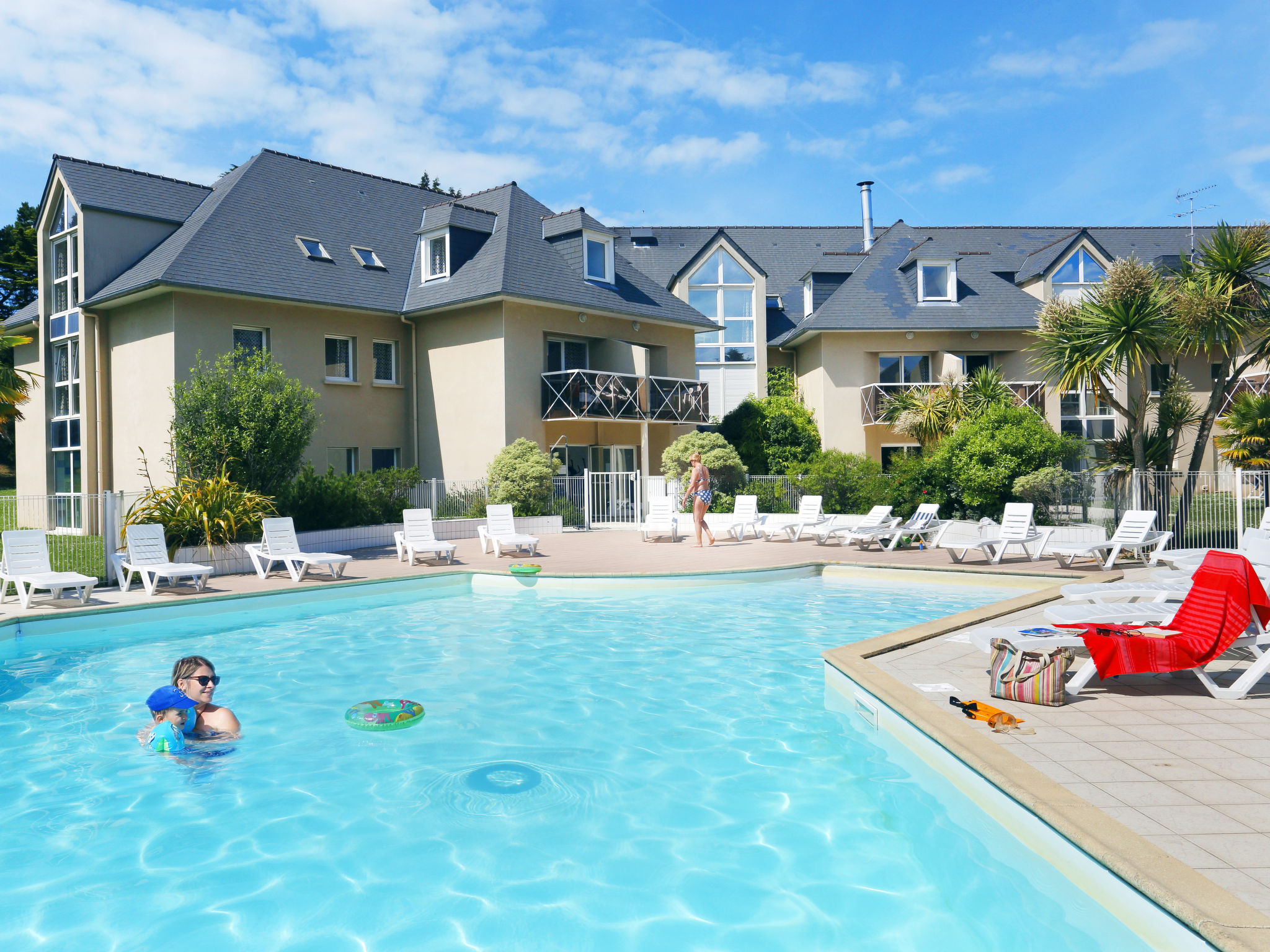 Ker Mael — Pool Outdoor (3 of 26)