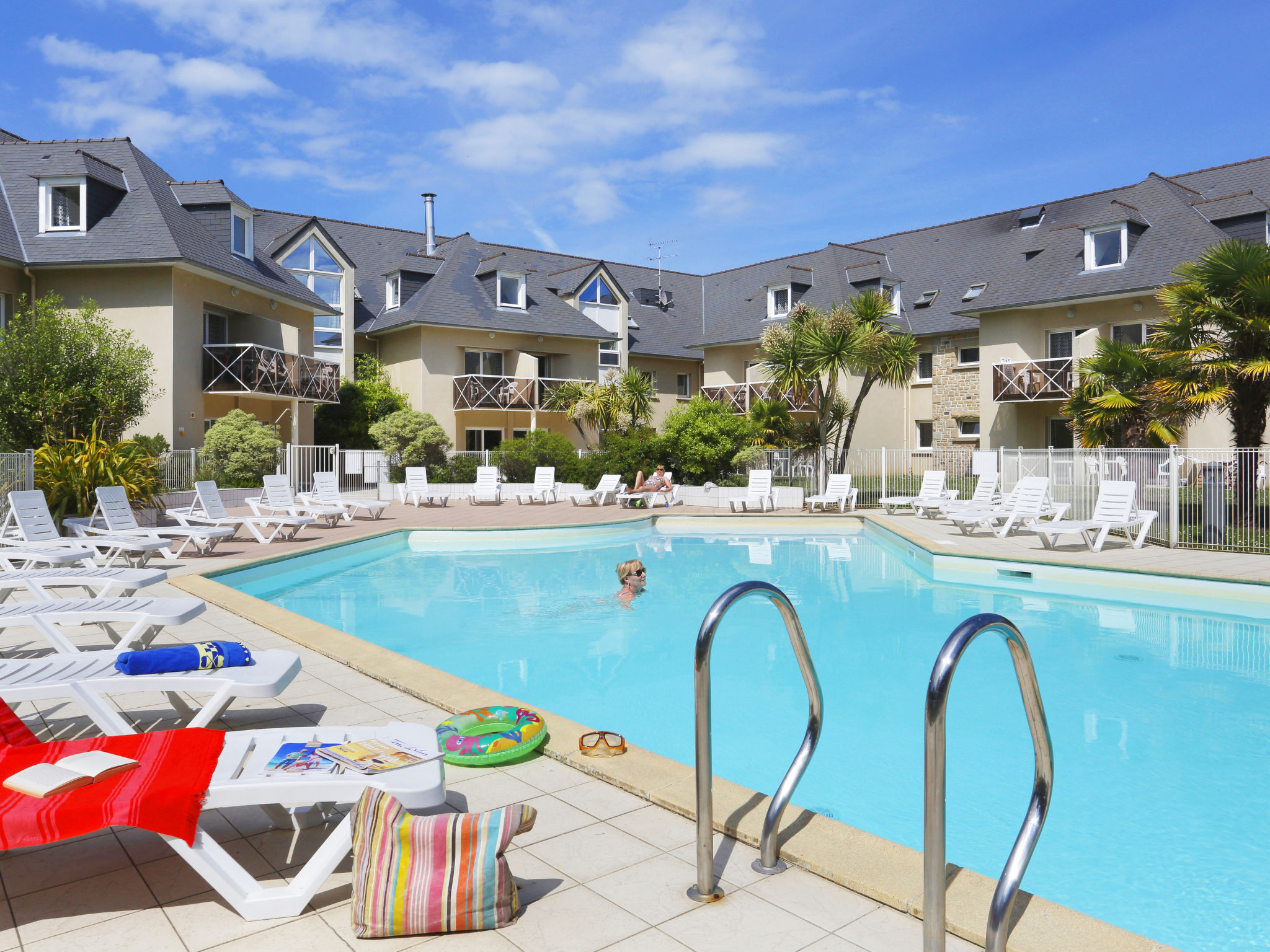Ker Mael — Pool Outdoor (4 of 26)