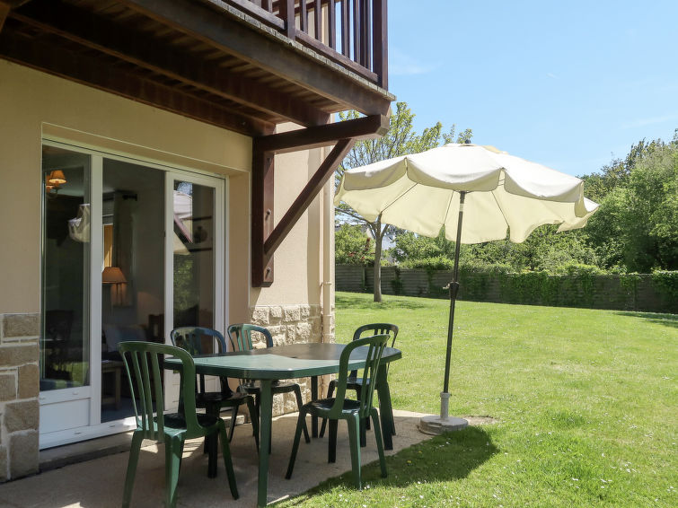 Search and Stay destination Saint-Briac-sur-Mer, Bretagne - France from AU$ 161. Les Roches Douvres 36X
