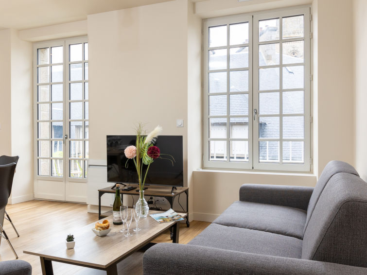 Search and Stay destination Saint-Malo, Bretagne - France from AU$ 333. Plasenn