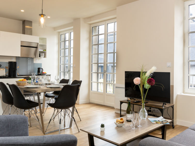 Search and Stay destination Saint-Malo, Bretagne - France from AU$ 333. Plasenn