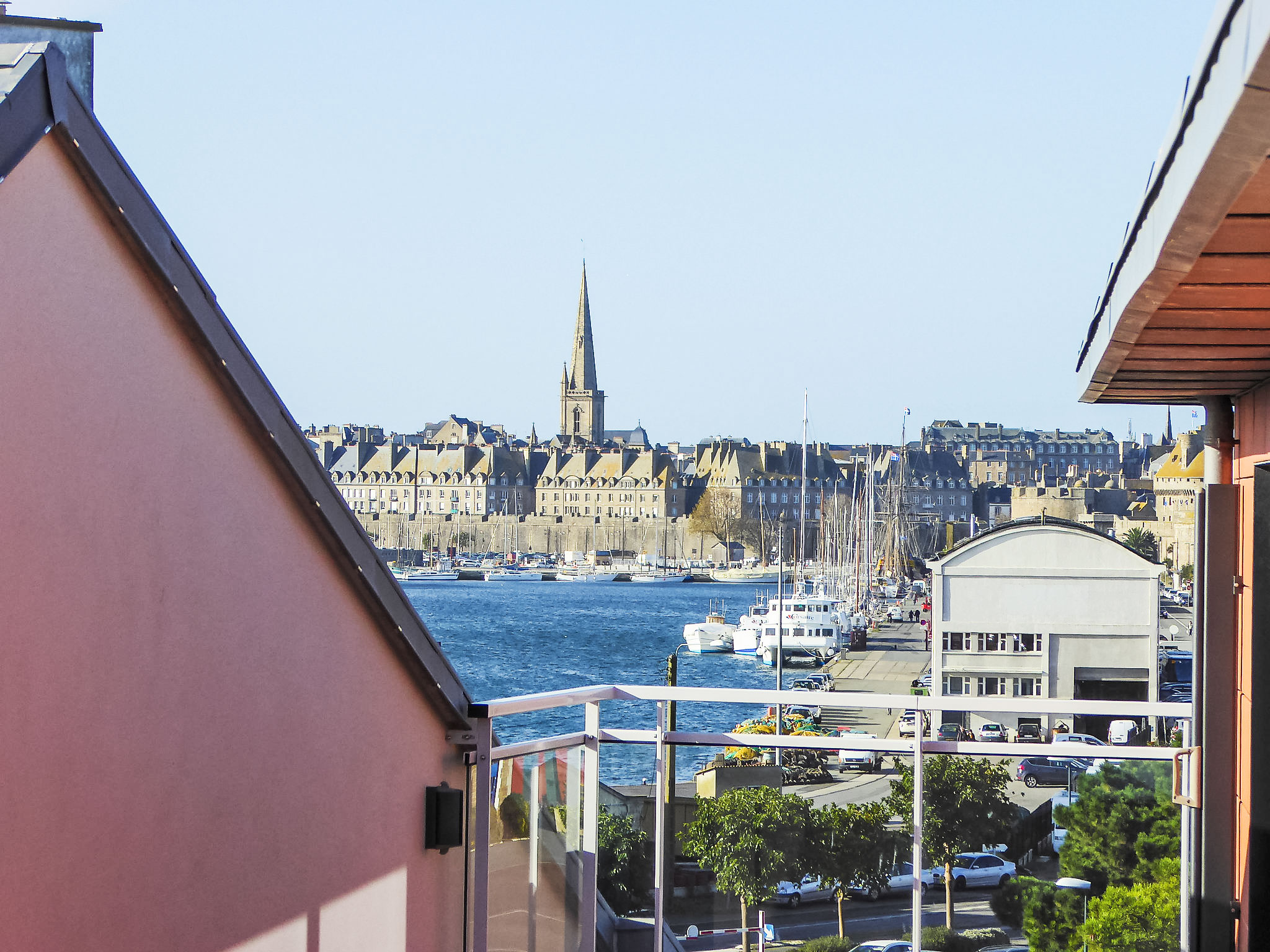 Les Allées du Port Apartment in Saint Malo