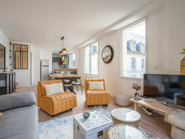 Search and Stay destination Saint-Malo, Bretagne - France from AU$ 603. Vue Solidor