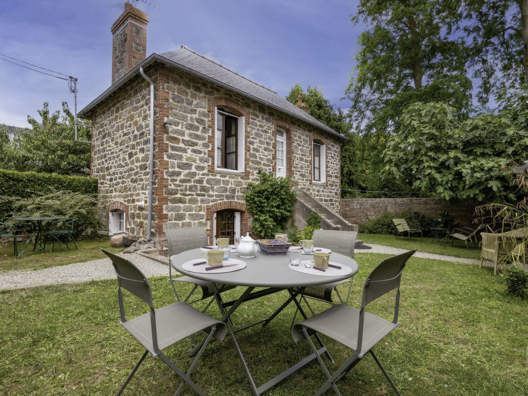 Vrijstaand vakantiehuis Les Tourelles op 450 m van zee in Dinard in Dinard