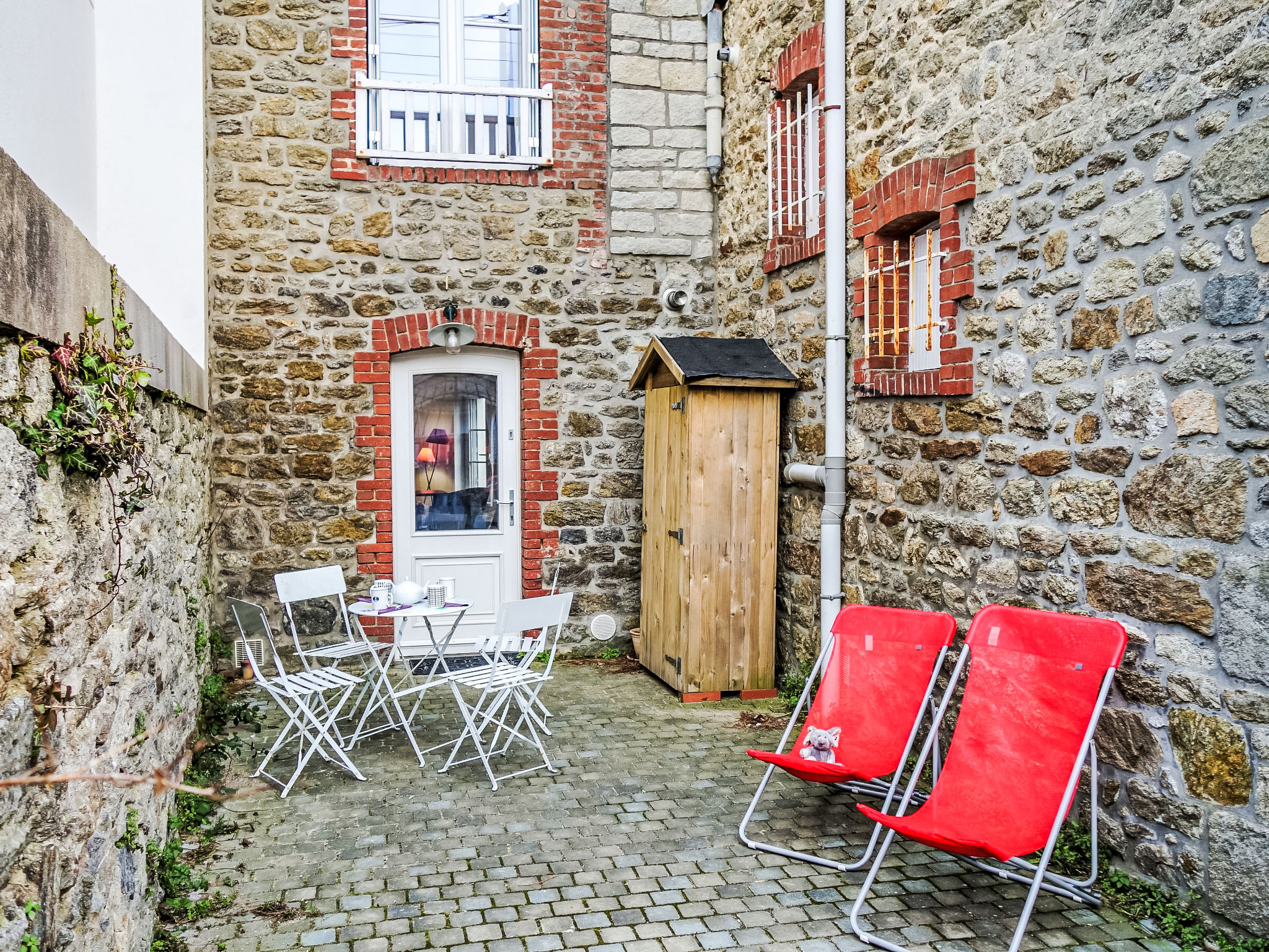 Photo of Petit Acacia