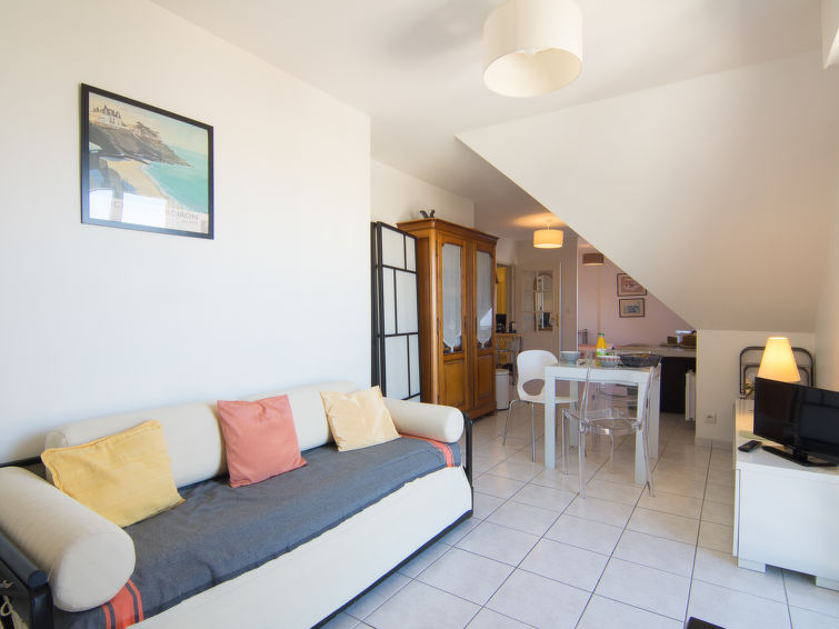 Search and Stay destination Dinard, Bretagne - France from AU$ 167. Aillerie