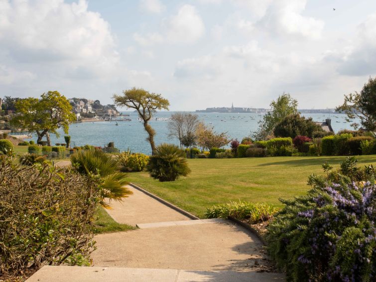 Search and Stay destination Dinard, Bretagne - France from AU$ 223. Le Parc du Prieuré