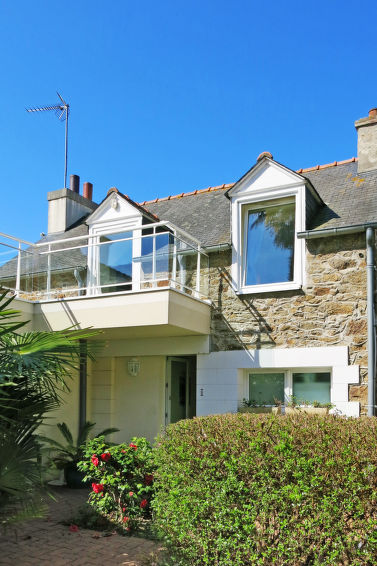 Search and Stay destination Dinard, Bretagne - France from AU$ 79. Le Bénétin (DAR303)