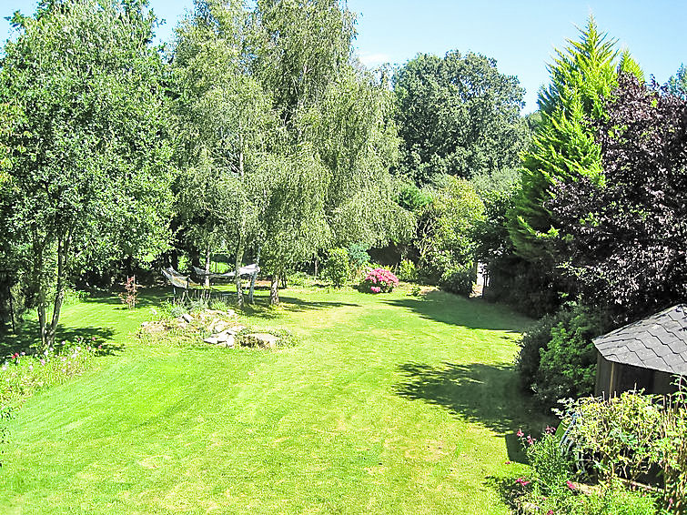 Search and Stay destination Languenan, Bretagne - France from AU$ 196. Les Agapanthes