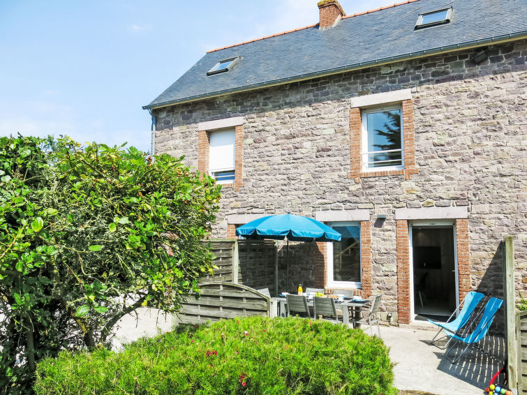 Search and Stay destination Fréhel, Bretagne - France from AU$ 102. T4-Résidence La Carquois