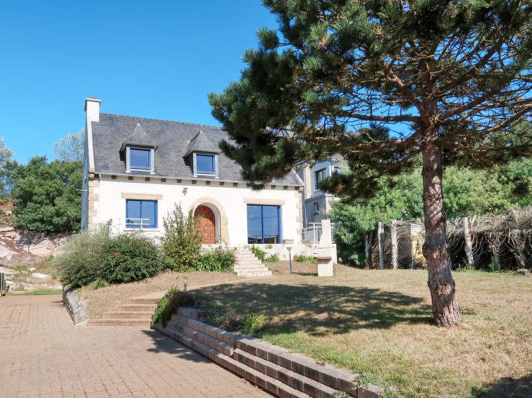 Search and Stay destination Erquy, Bretagne - France from AU$ 209. Etoile de Mer