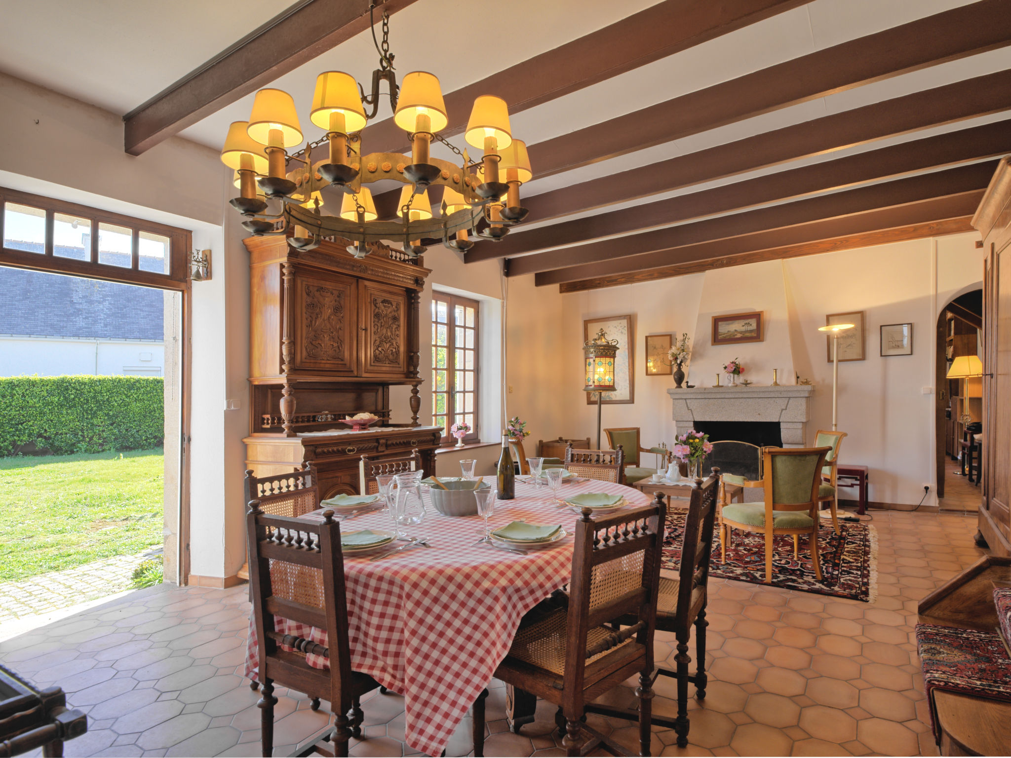 Kitchen / Dining Room