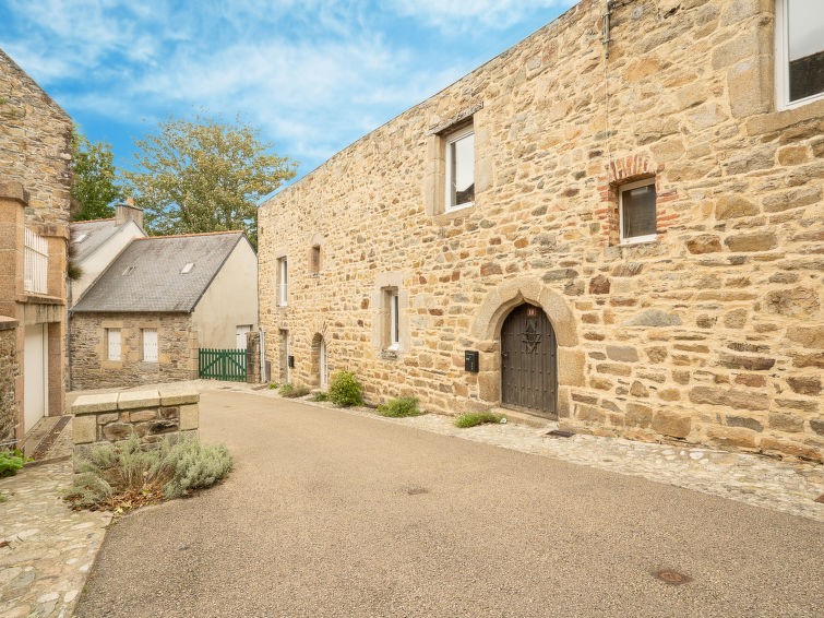 Search and Stay destination Tréguier, Bretagne - France from AU$ 126. Arbenn 1