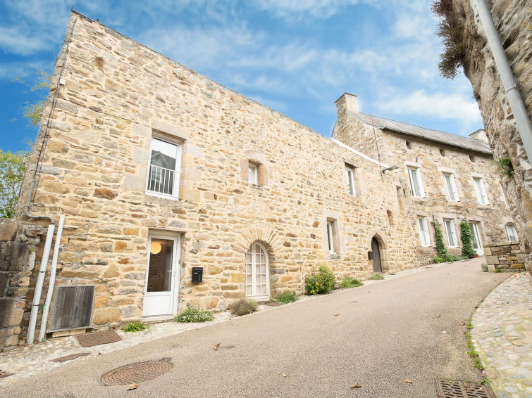 Search and Stay destination Tréguier, Bretagne - France from AU$ 102. Arbenn 2