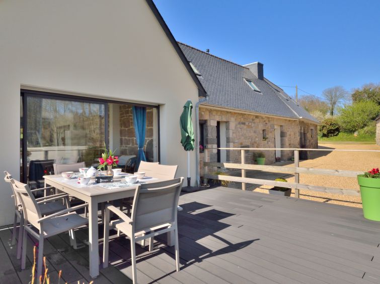 Search and Stay destination Ploubezre, Brittany - France from AU$ 155. Le Guernevez