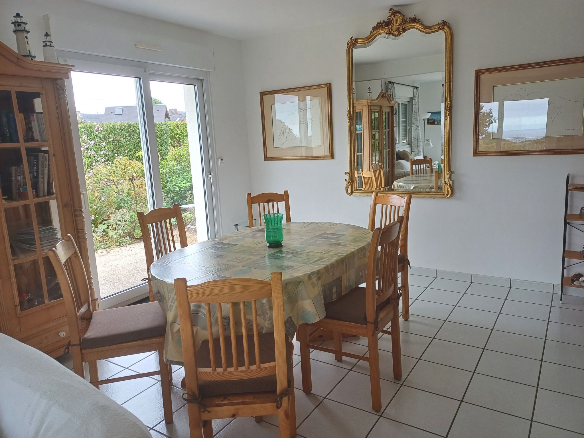 Komforthaus mit Traumgarten und Meerblick-Binnen