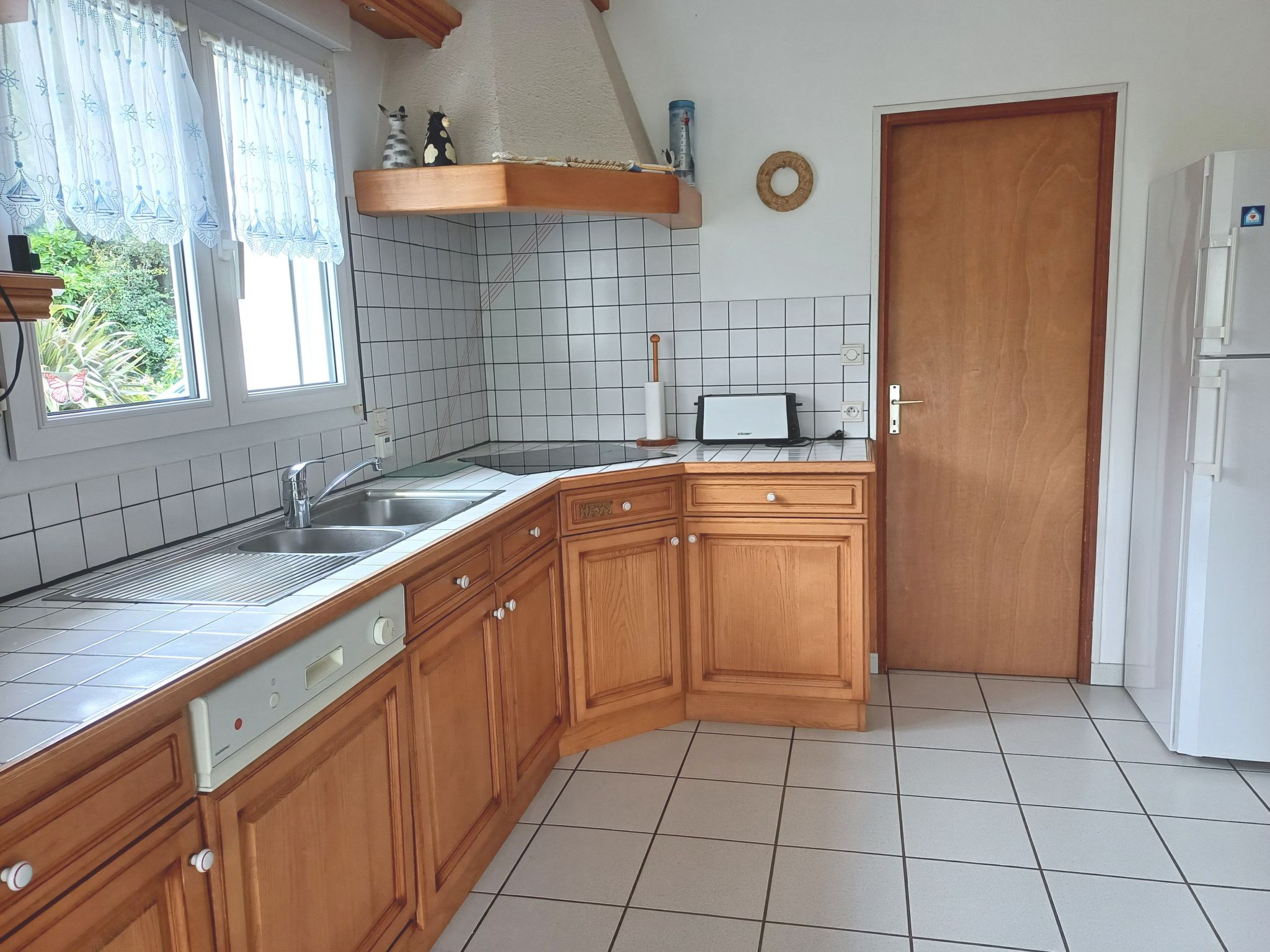 Komforthaus mit Traumgarten und Meerblick-Binnen