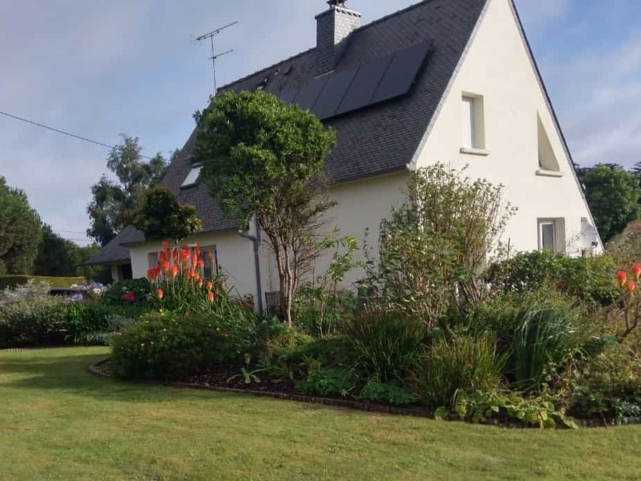 Komforthaus mit Traumgarten und Meerblick-Binnen