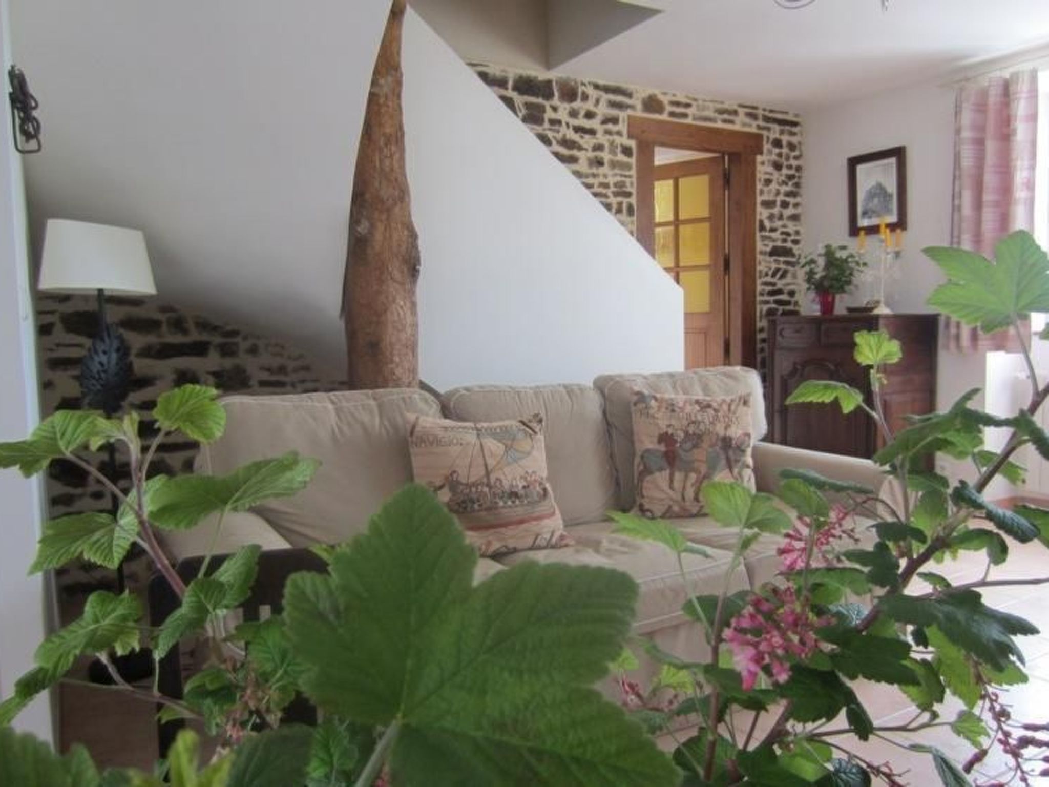 Haus "Magnolias" mit Garten und Grillplatz-Drinnen