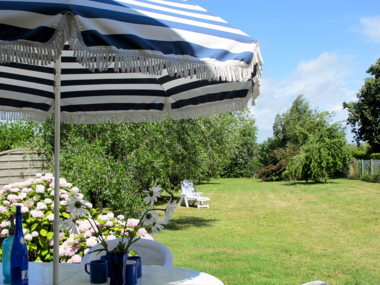 Search and Stay destination Pordic, Bretagne - France from AU$ 183. La Petite Maison (PDI102)