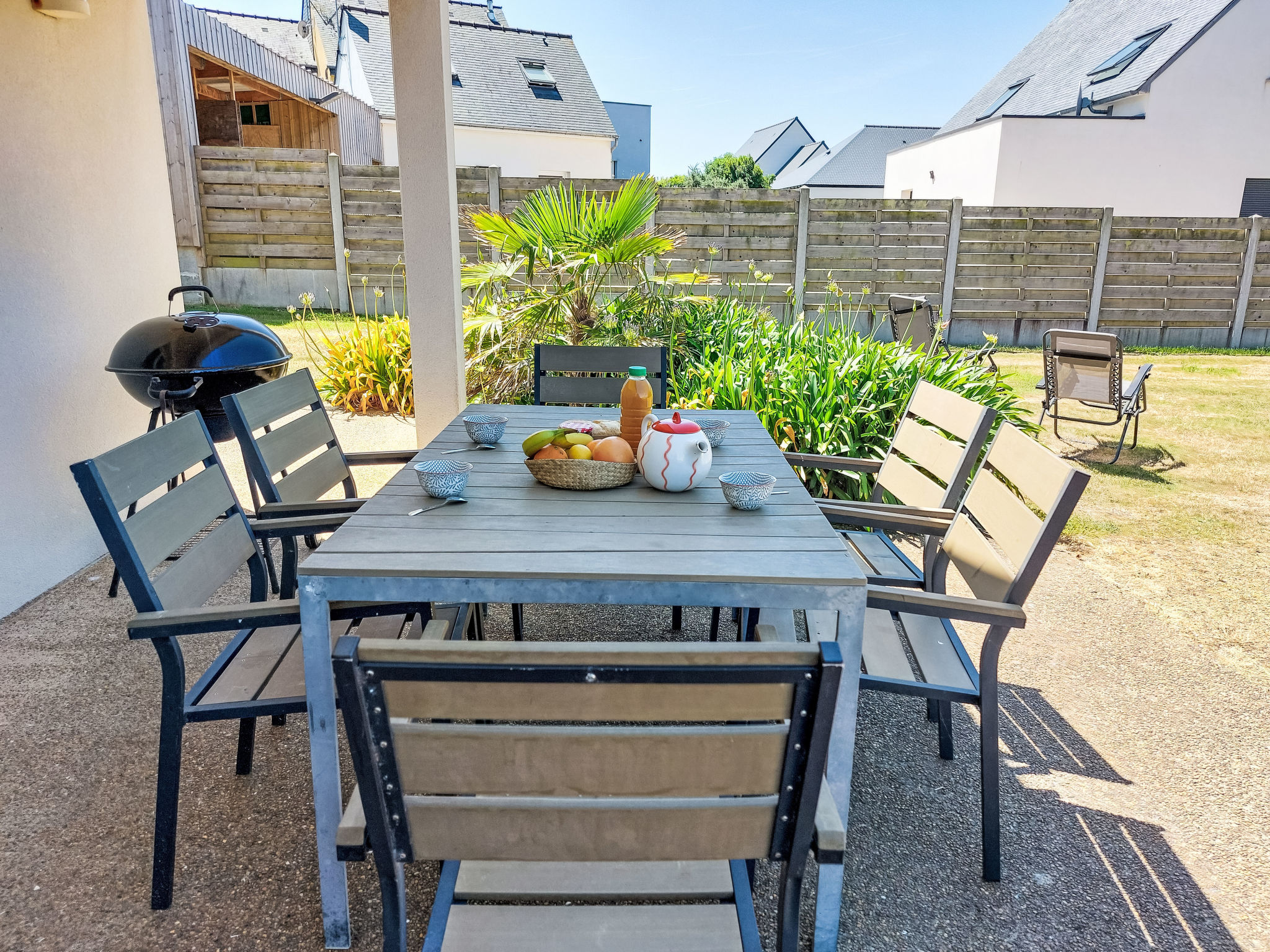 De la Plage-Outside