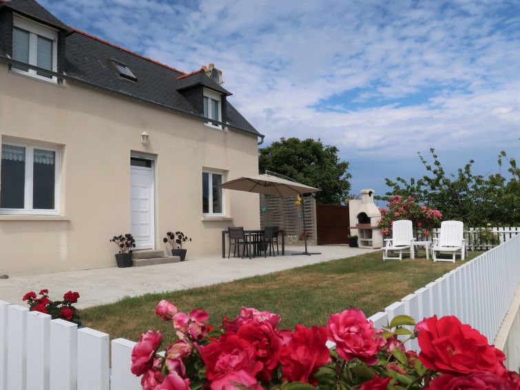 Search and Stay destination Pleubian, Bretagne - France from AU$ 172. Le Sémaphore (PBA109)