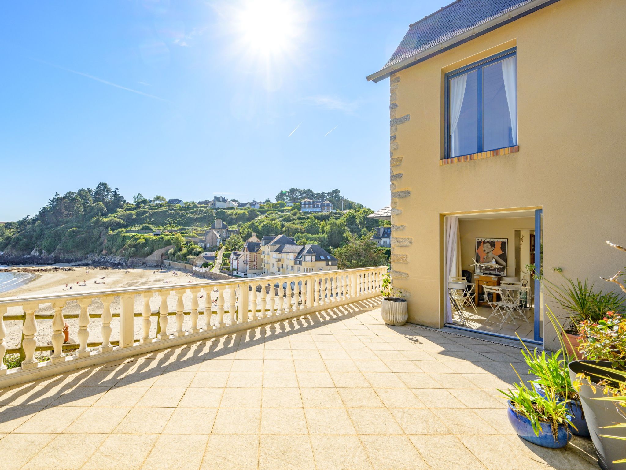 Villa "Ker House" mit Blick auf das Wasser-Buiten