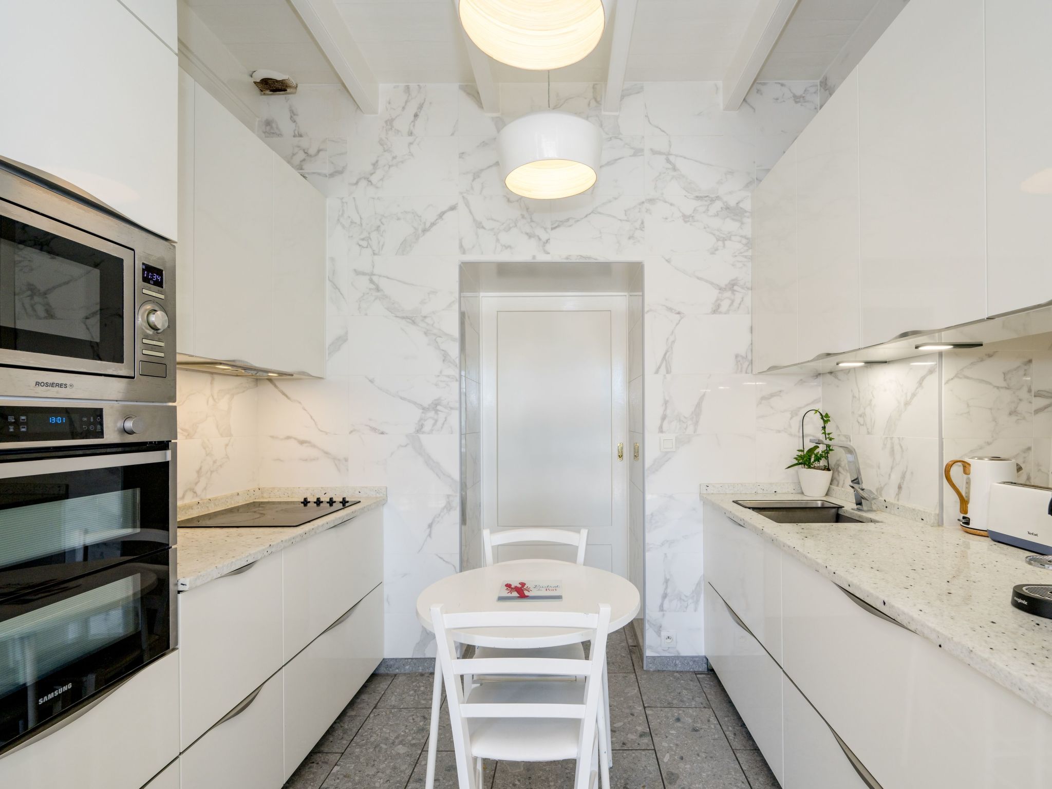 Villa "Ker House" mit Blick auf das Wasser-Binnen