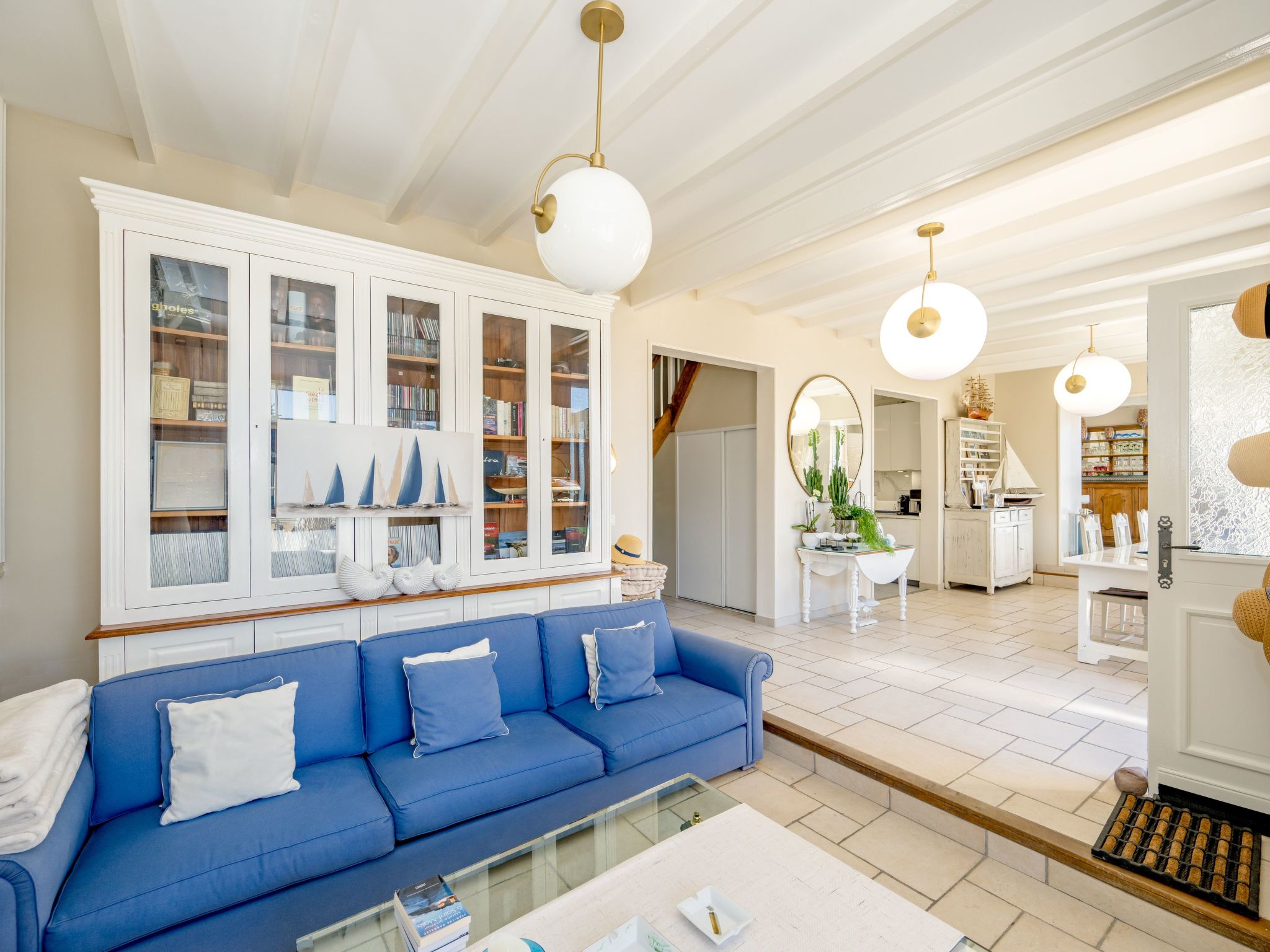 Villa "Ker House" mit Blick auf das Wasser-Binnen