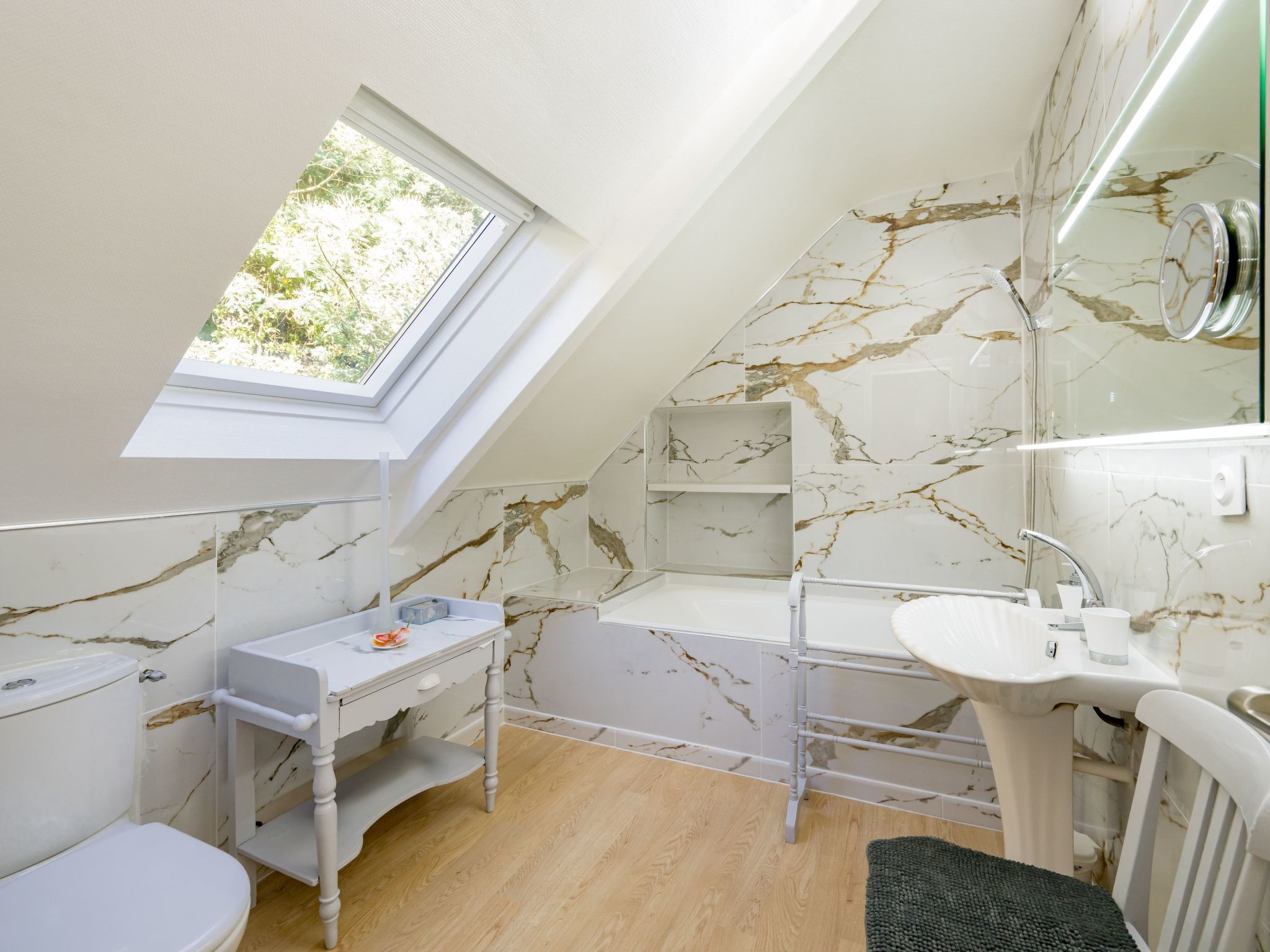 Villa "Ker House" mit Blick auf das Wasser-Binnen