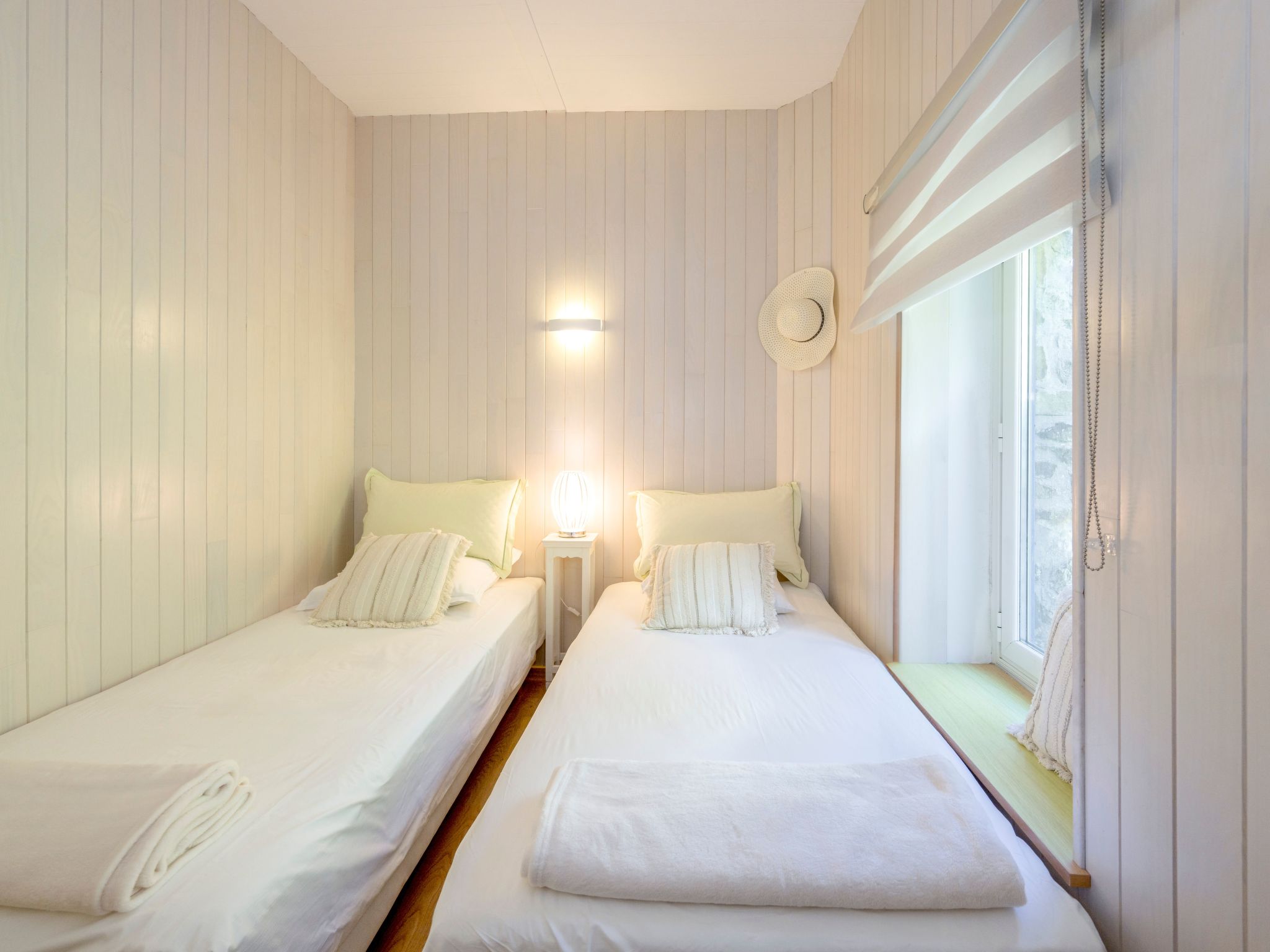 Villa "Ker House" mit Blick auf das Wasser-Binnen