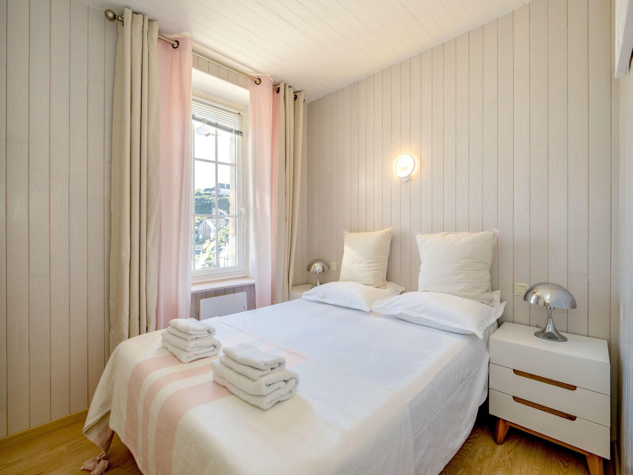 Villa "Ker House" mit Blick auf das Wasser-Binnen