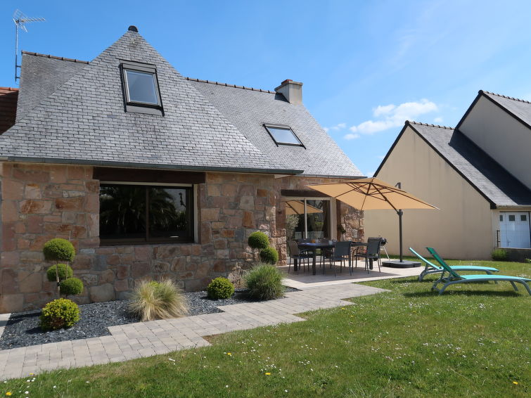 Search and Stay destination Perros-Guirec, Bretagne - France from AU$ 225. Les Camélias (PGC106)