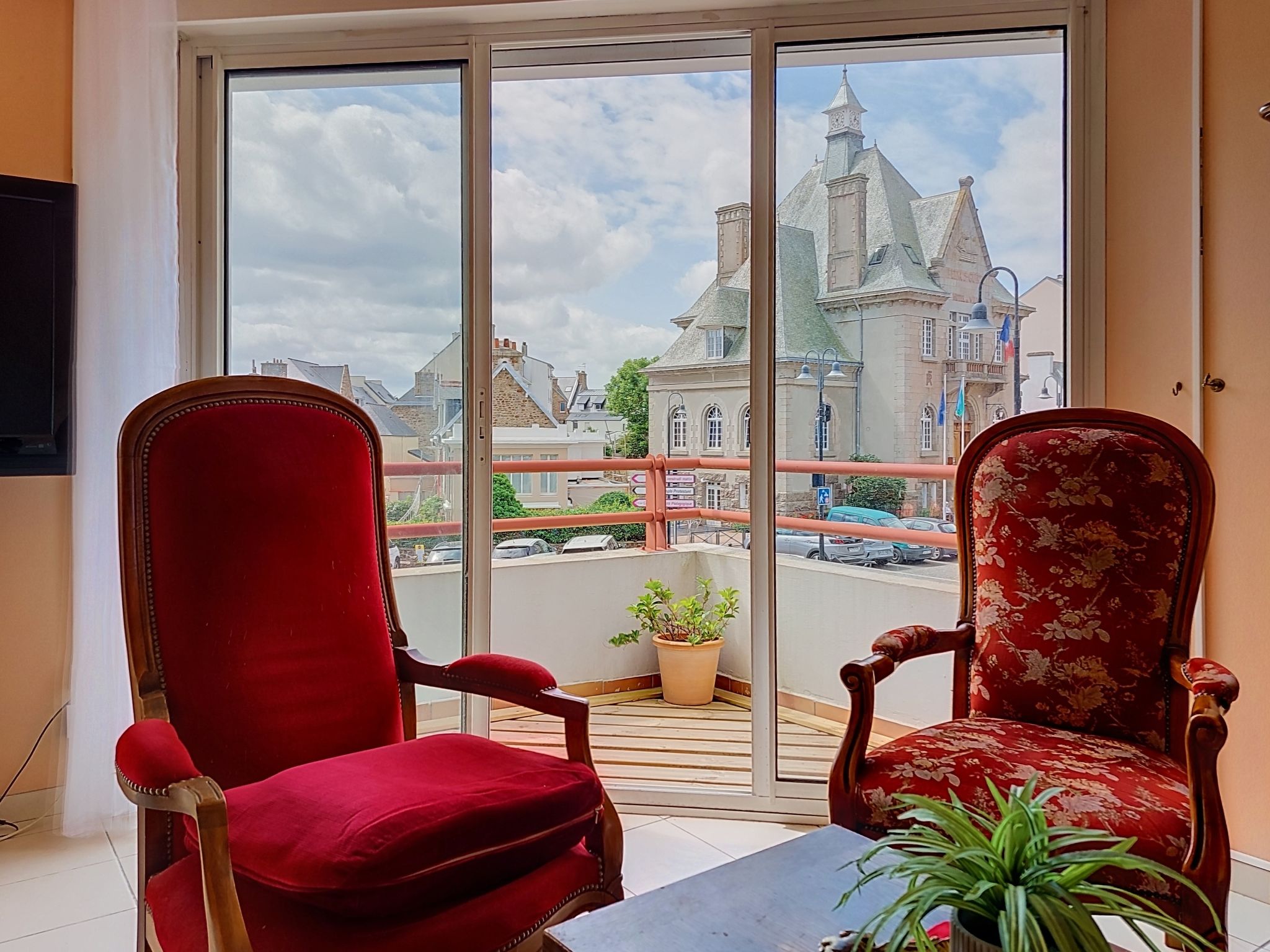 Hotel de Ville - Inside