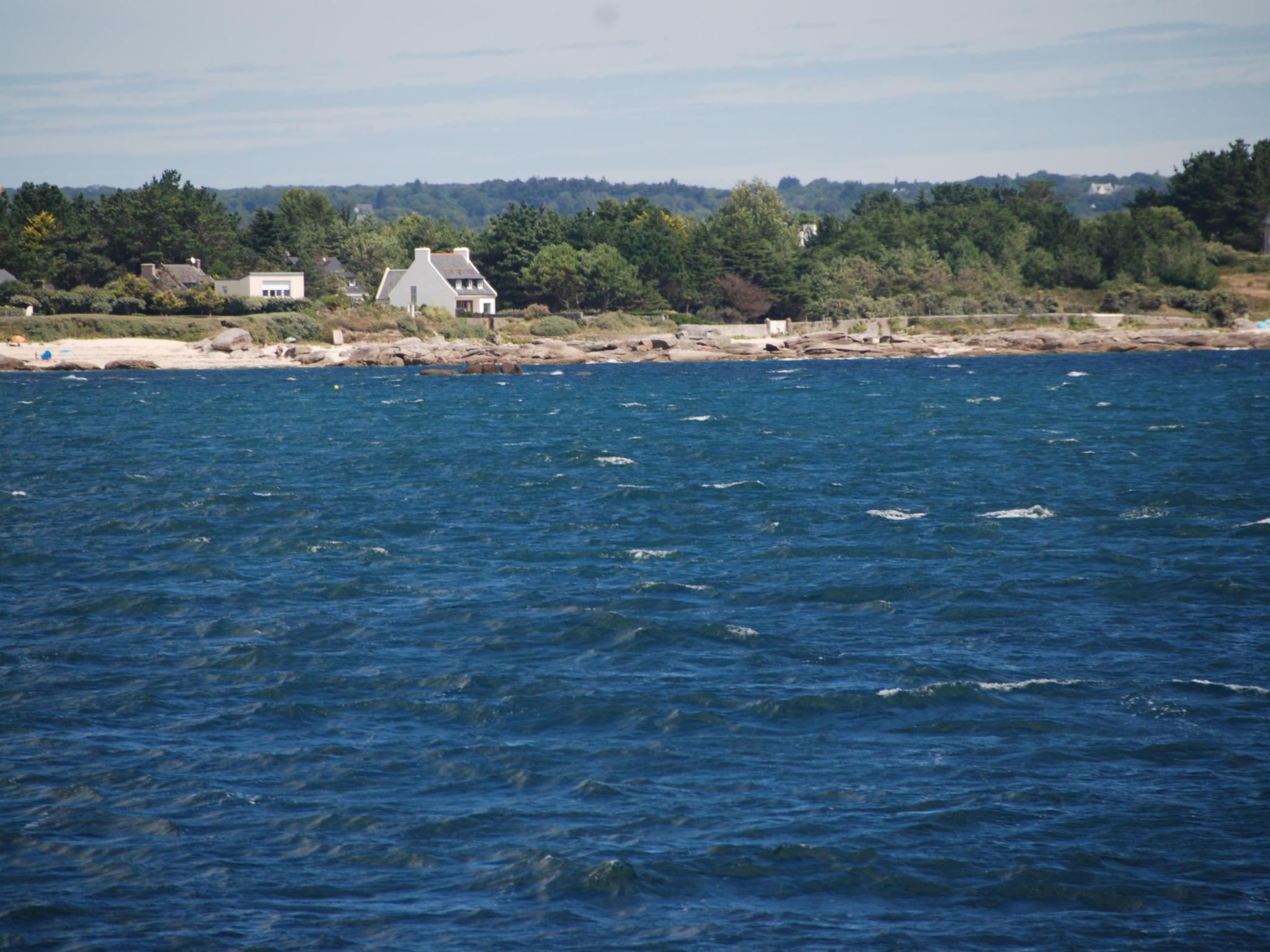 Villa mit großem Grundstück direkt am Mer-Inside