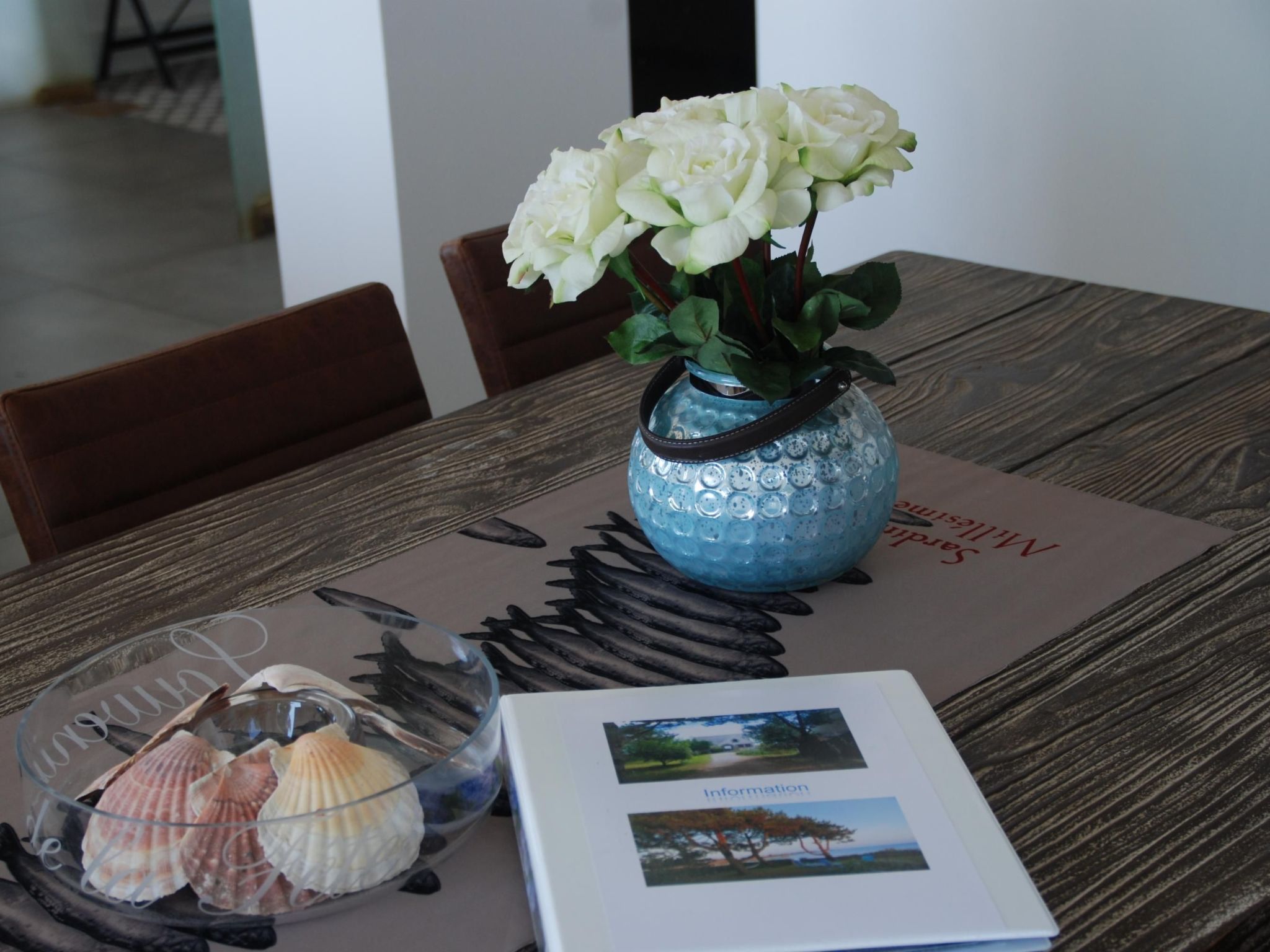 Villa mit großem Grundstück direkt am Mer-Inside